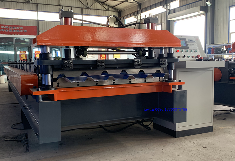 METAL ROOFING ROLL FORMING MACHINE STANDS READY FOR SHIPPING
