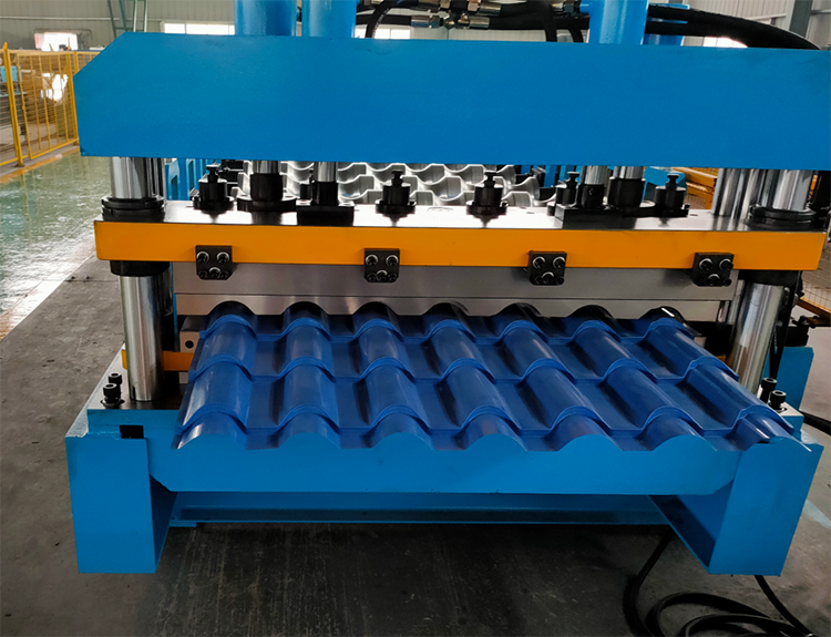 Glazed tile pressing machine is light and strong