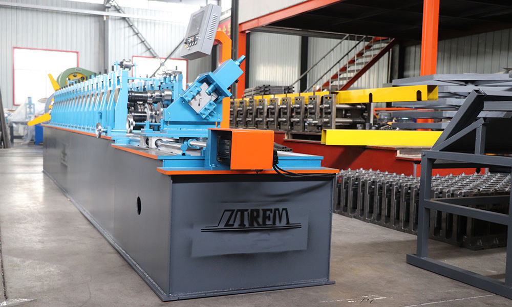 How to prolong the service life of light steel keel roll forming machine?