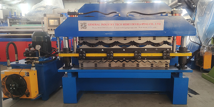 What are the characteristics and functions of roll forming machine